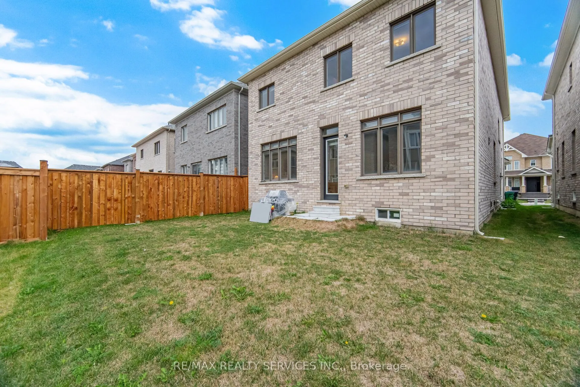 70 Royal Fern Crescent