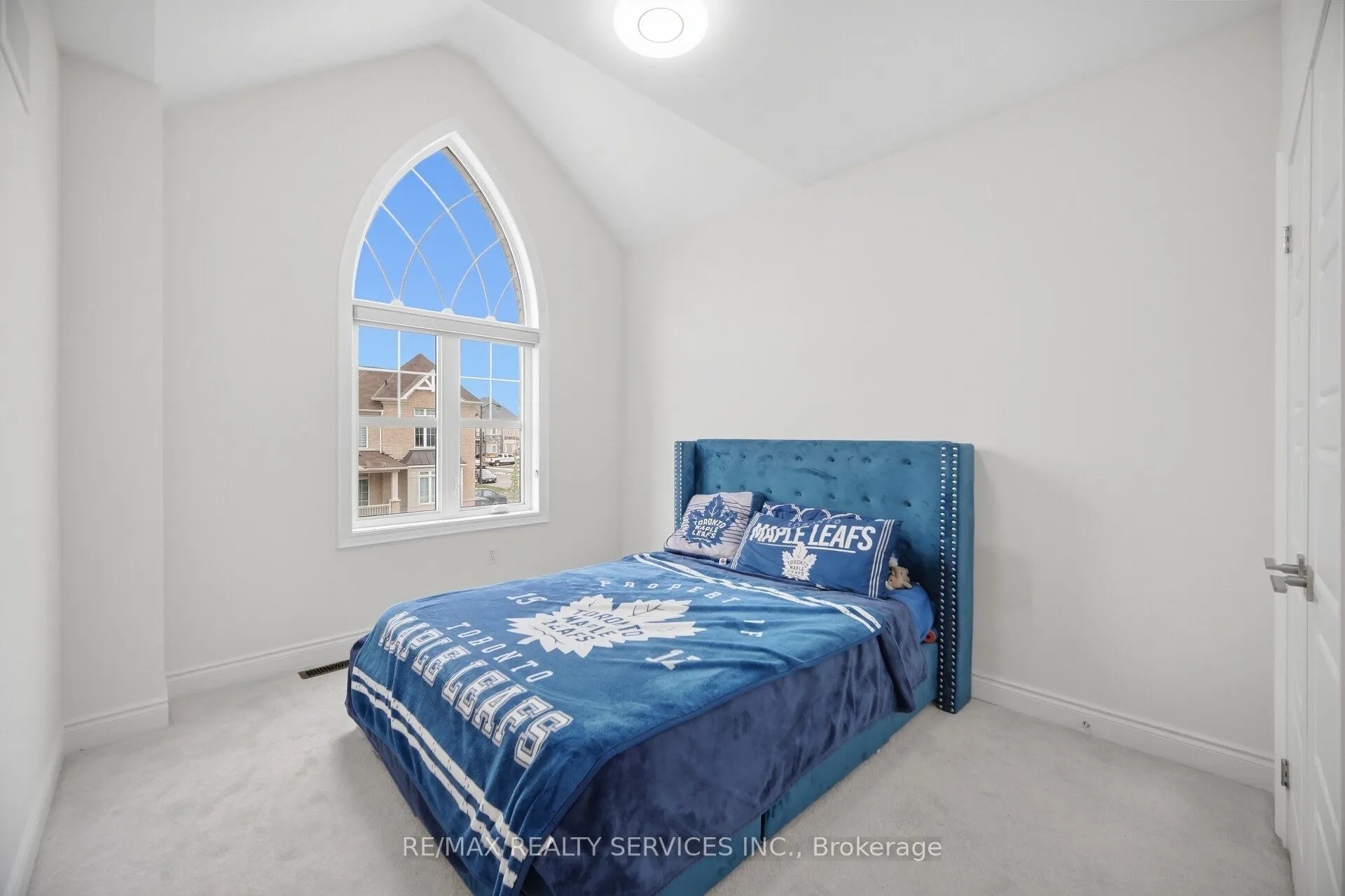 70 Royal Fern Crescent