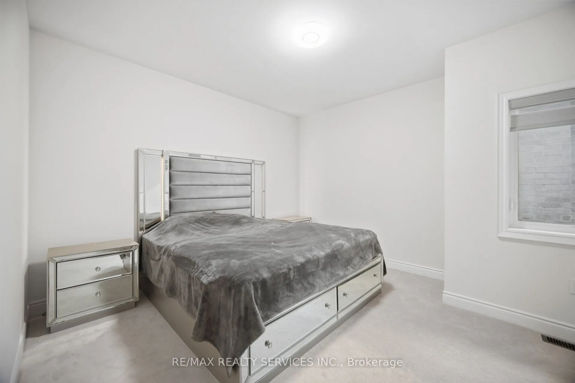 70 Royal Fern Crescent