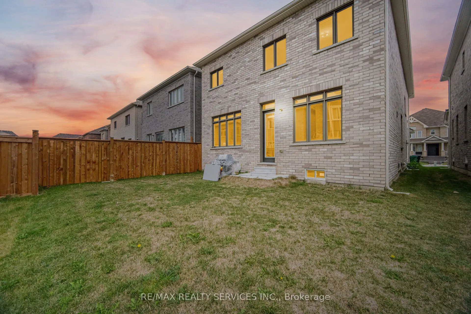 70 Royal Fern Crescent