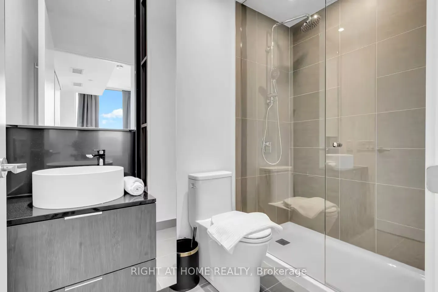 28 Ann Street #223