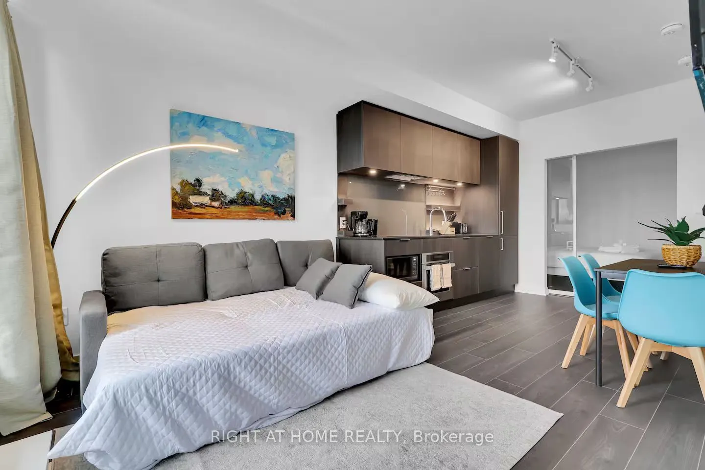 28 Ann Street #223