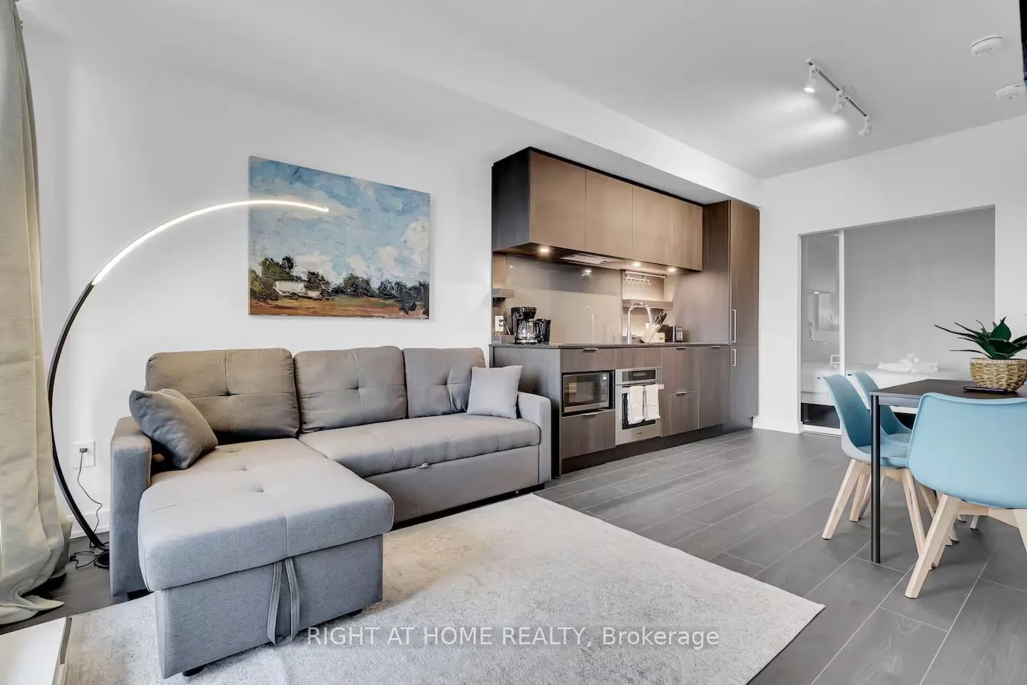 28 Ann Street #223