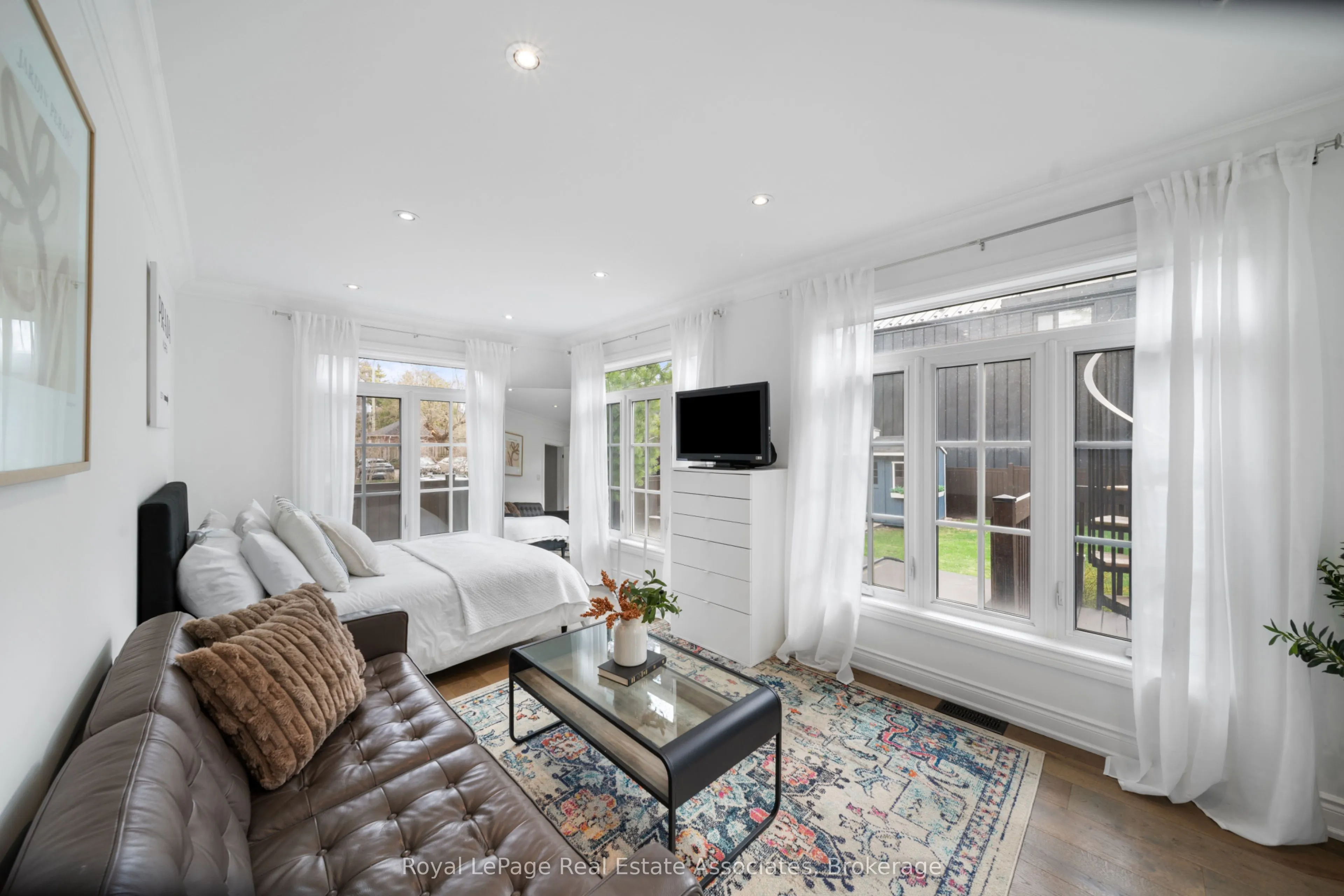 36 Mississauga Road N