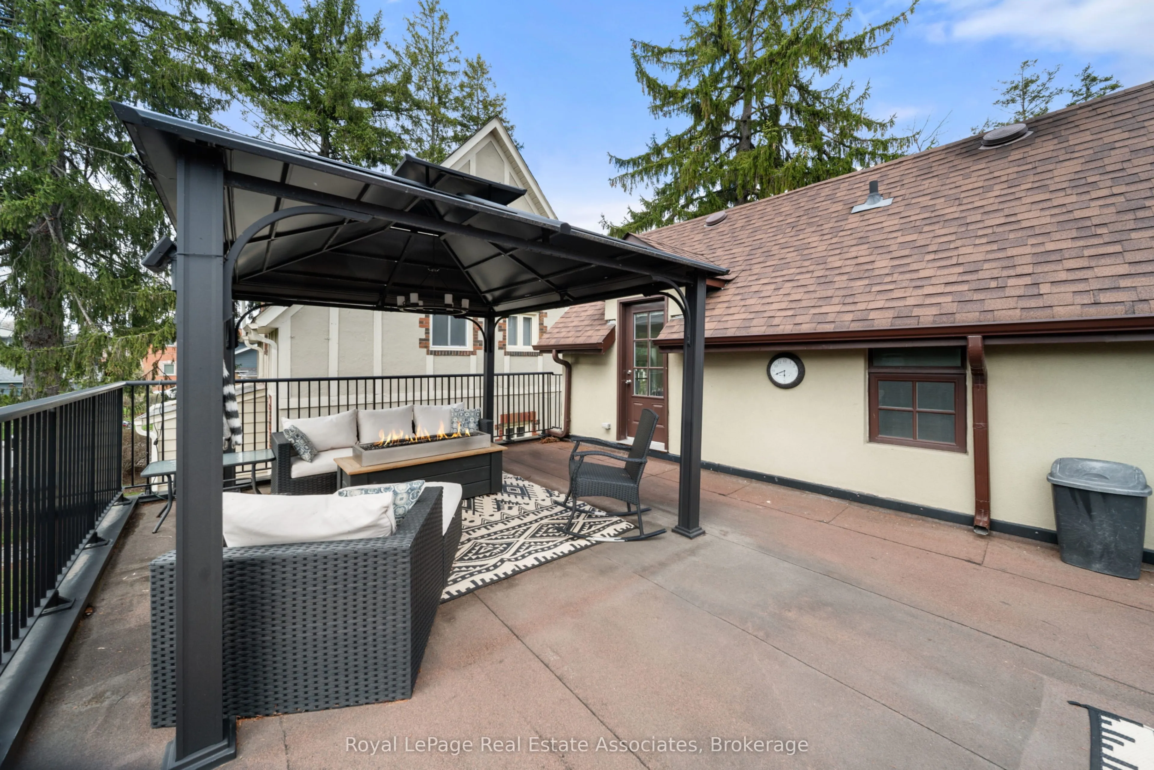 36 Mississauga Road N