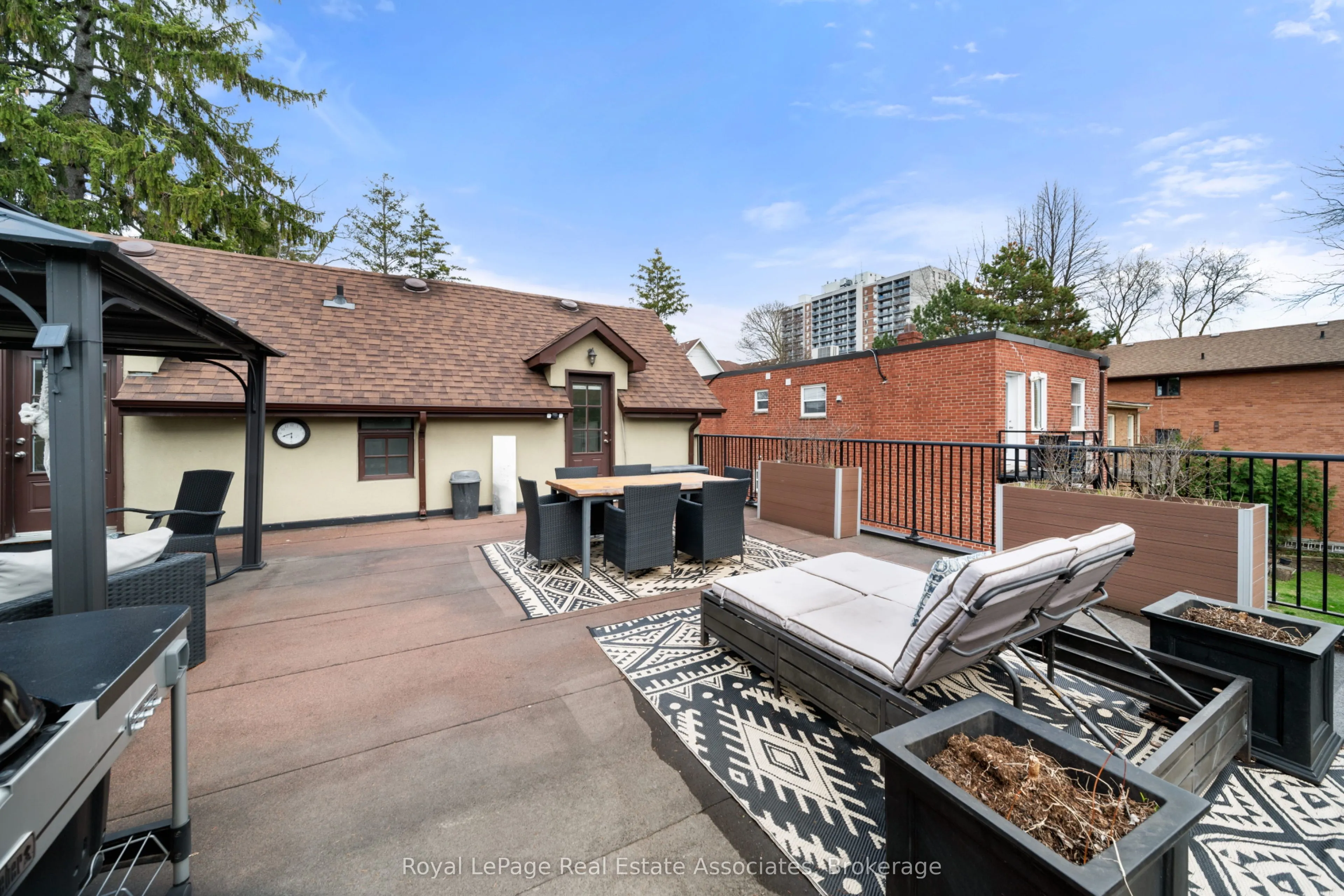 36 Mississauga Road N