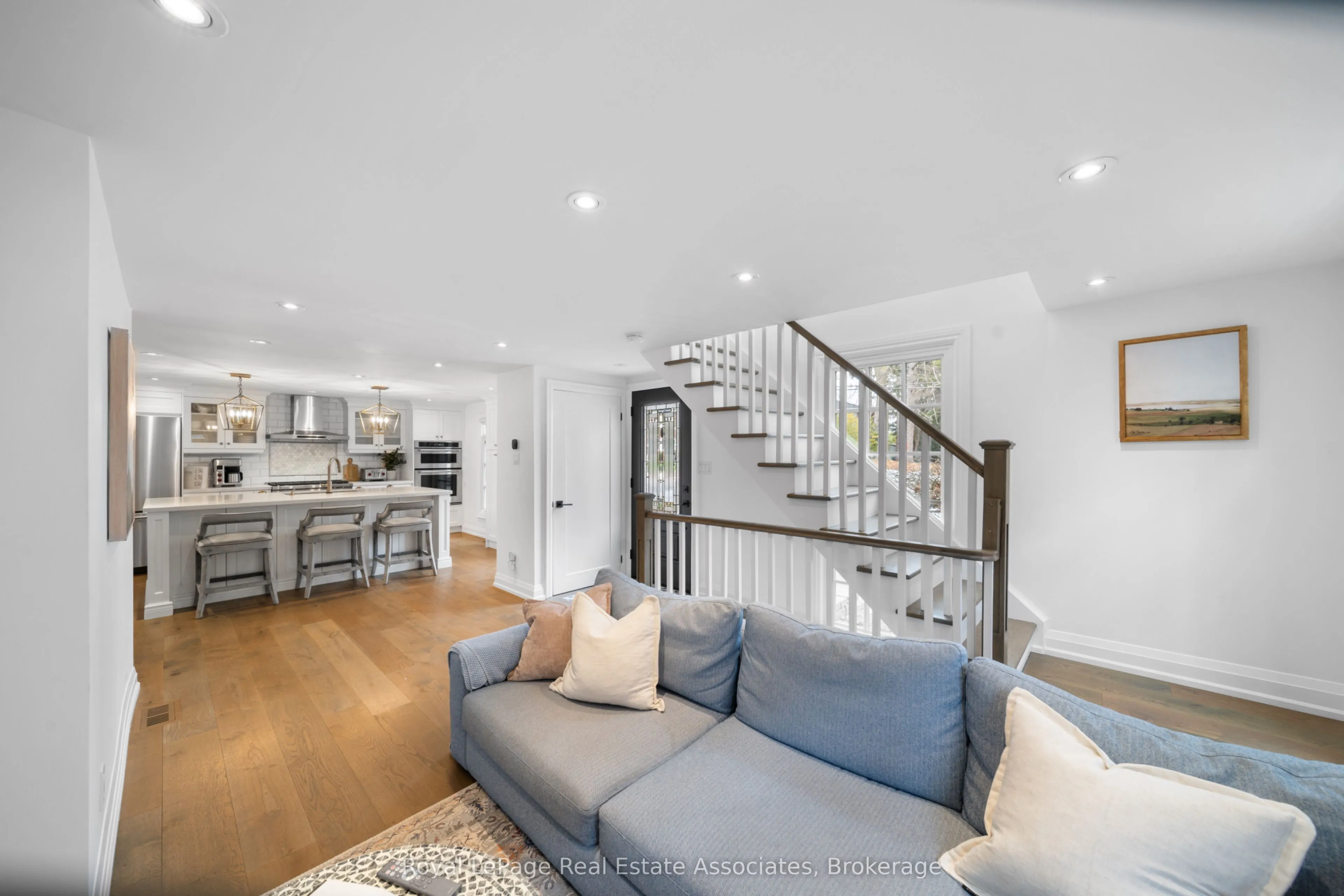 36 Mississauga Road N