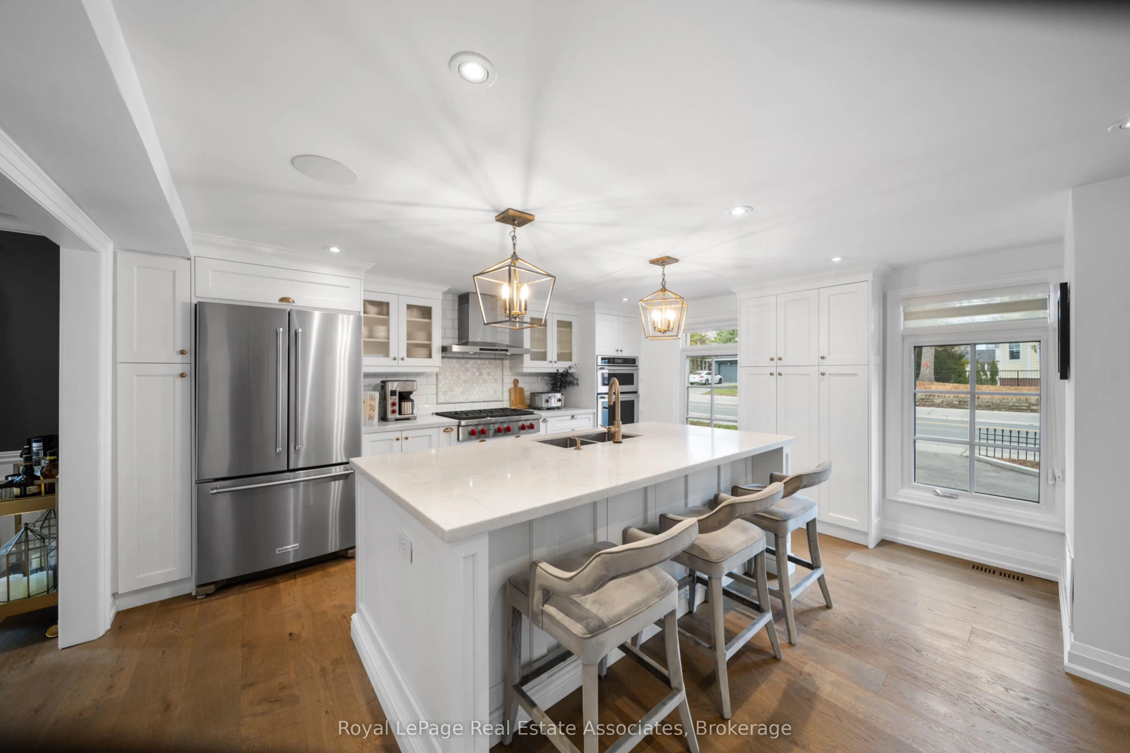 36 Mississauga Road N