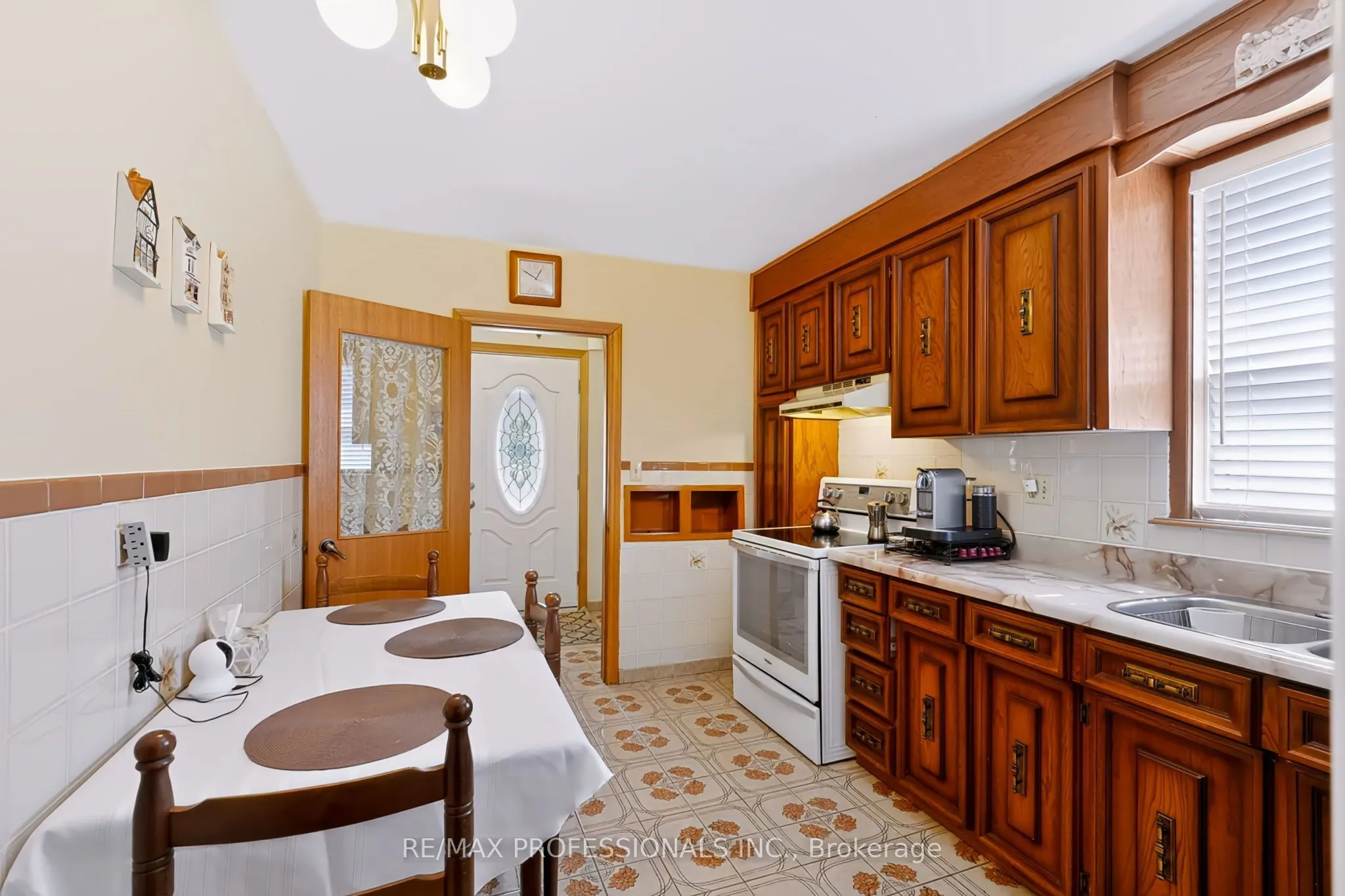 42 Woolgar Avenue