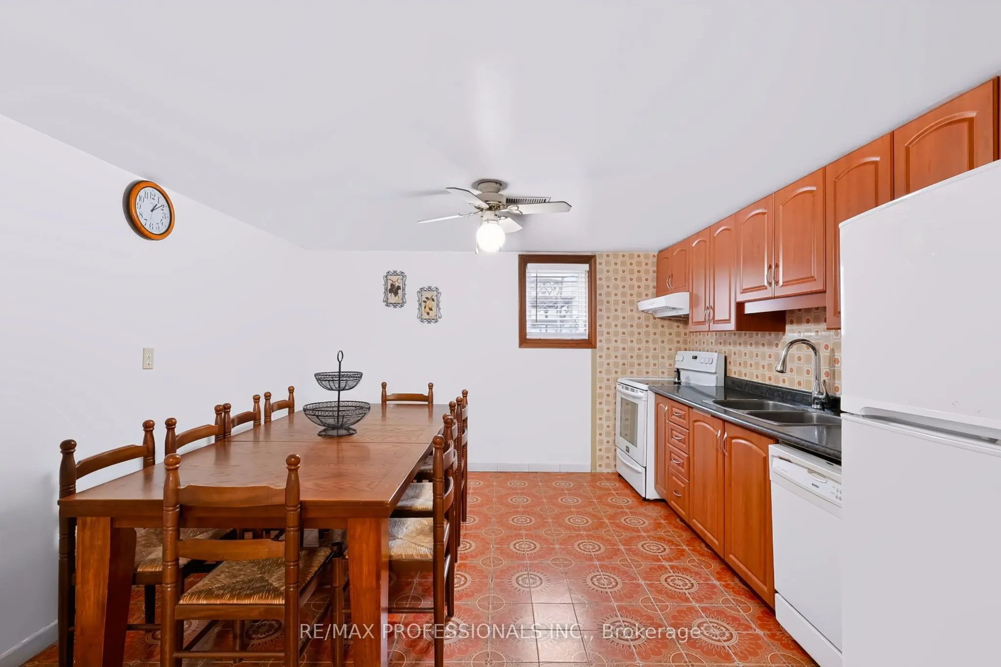 42 Woolgar Avenue