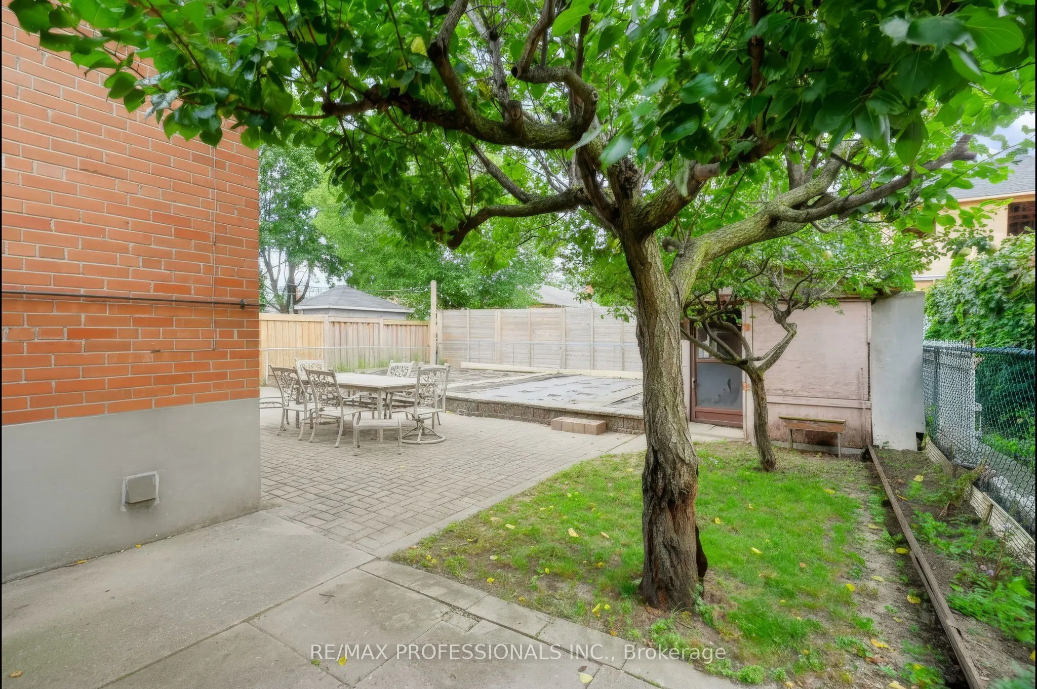 42 Woolgar Avenue