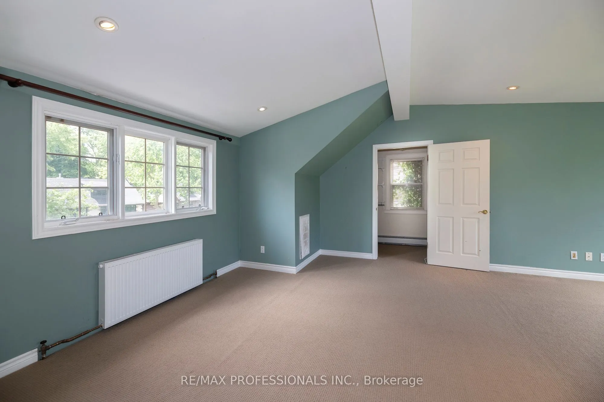 61 Grenview Boulevard N