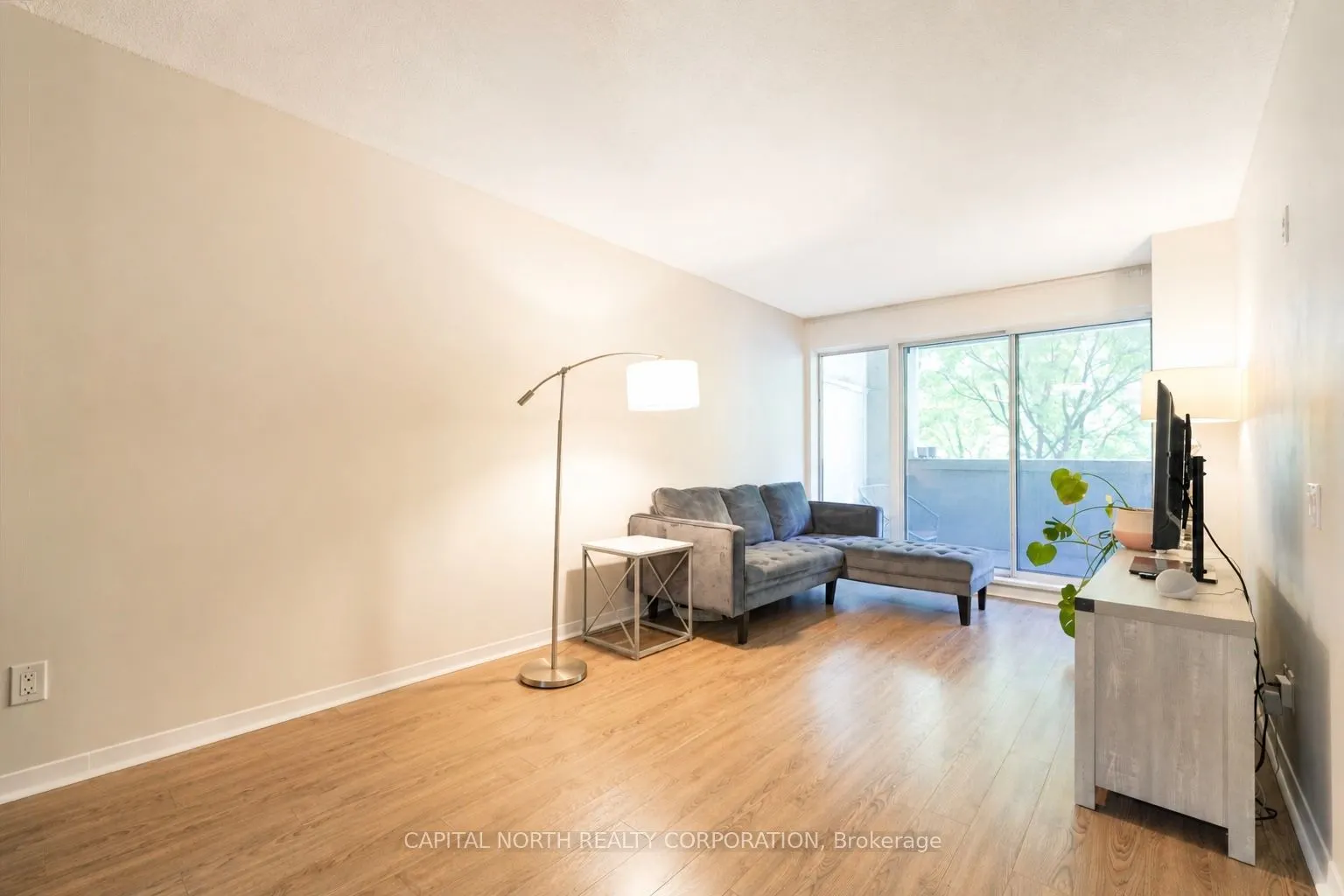 1050 The Queensway #207