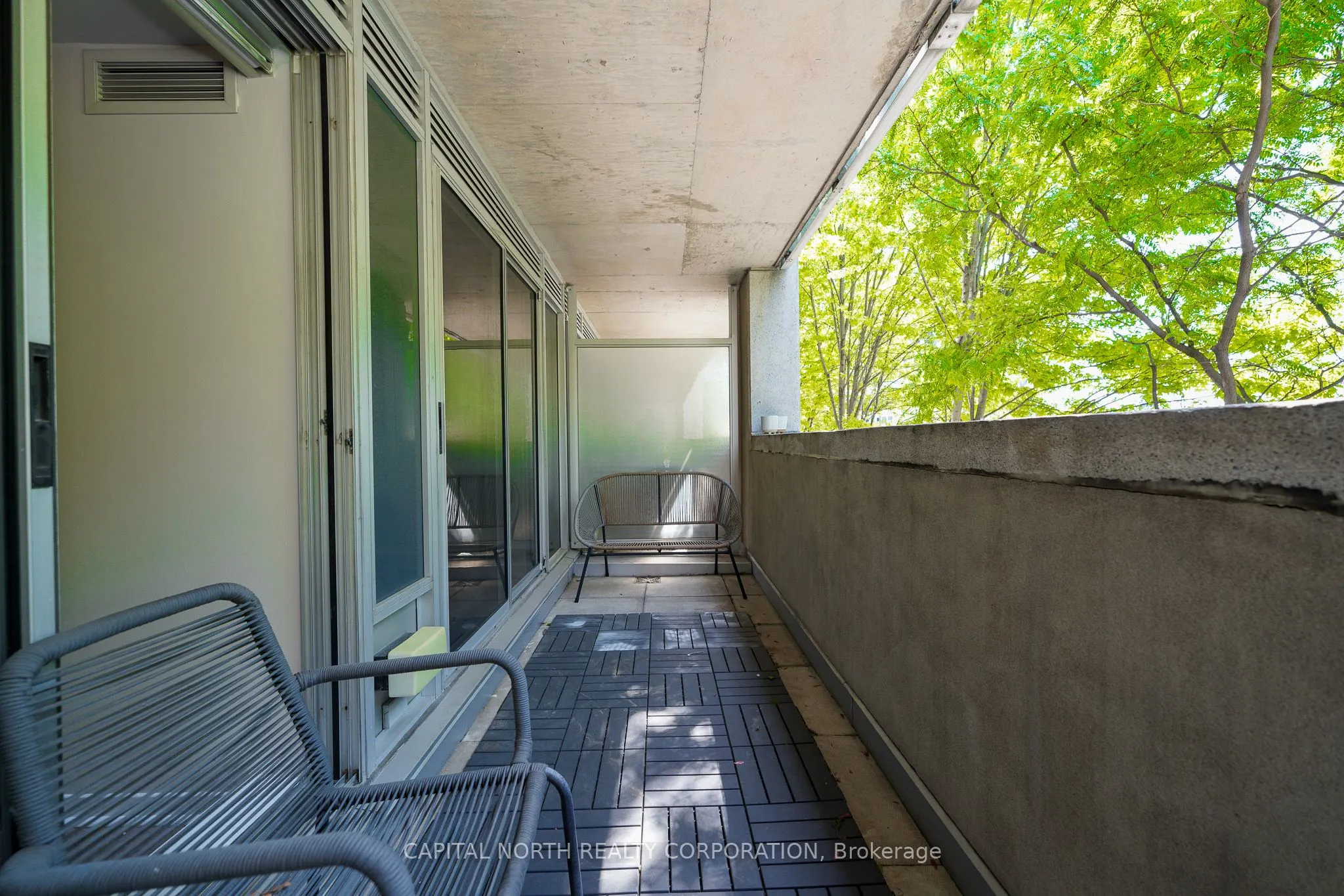 1050 The Queensway #207