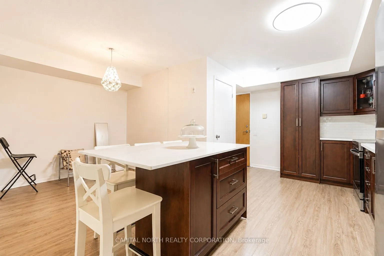 1050 The Queensway #207