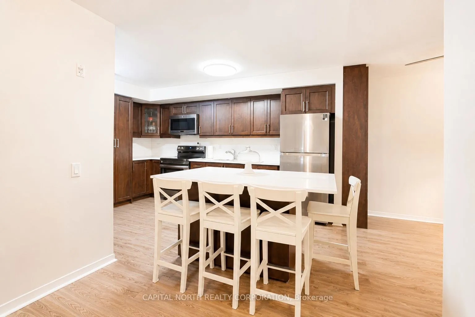 1050 The Queensway #207