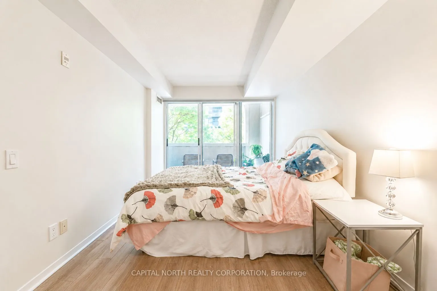 1050 The Queensway #207
