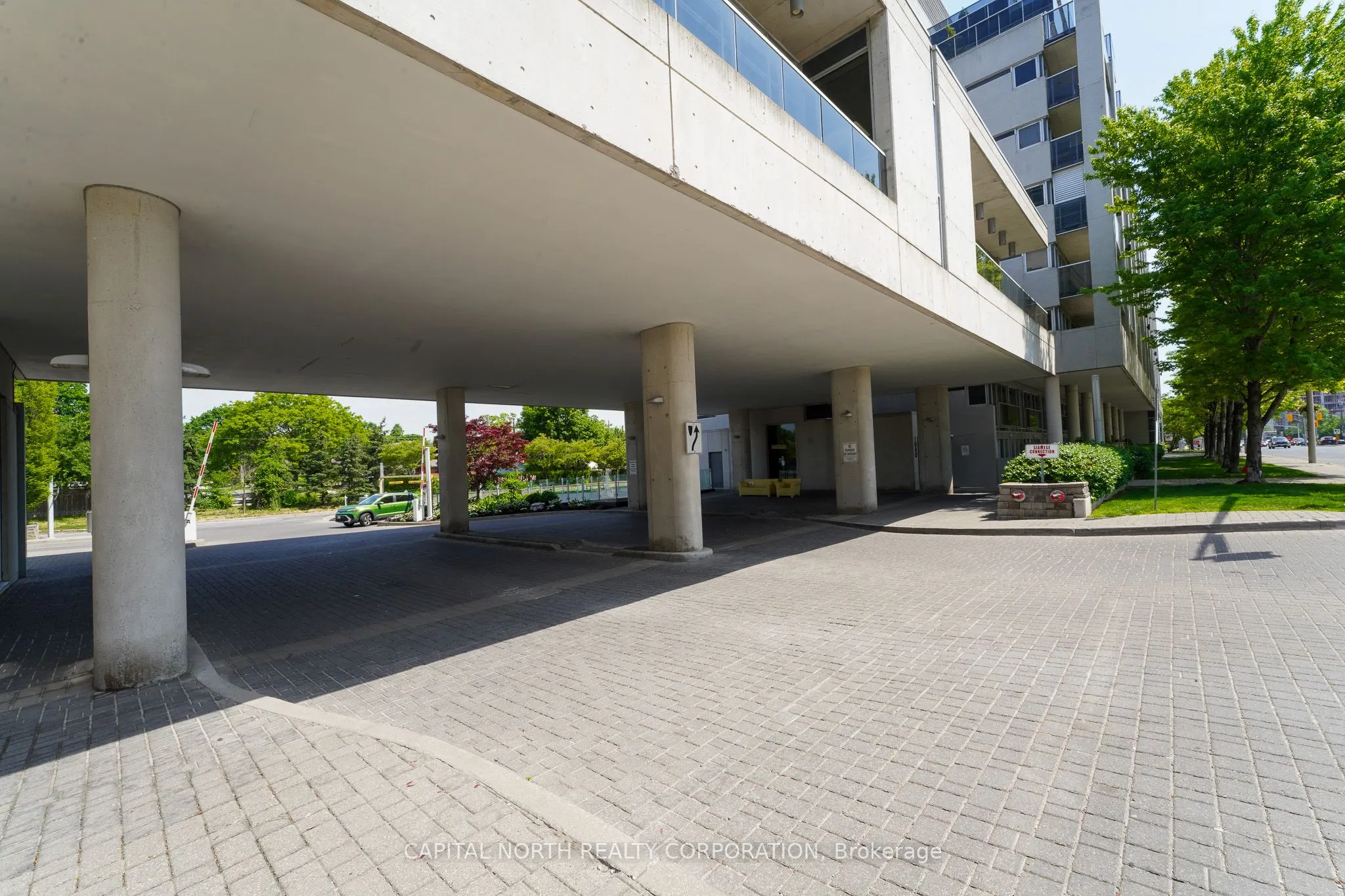 1050 The Queensway #207