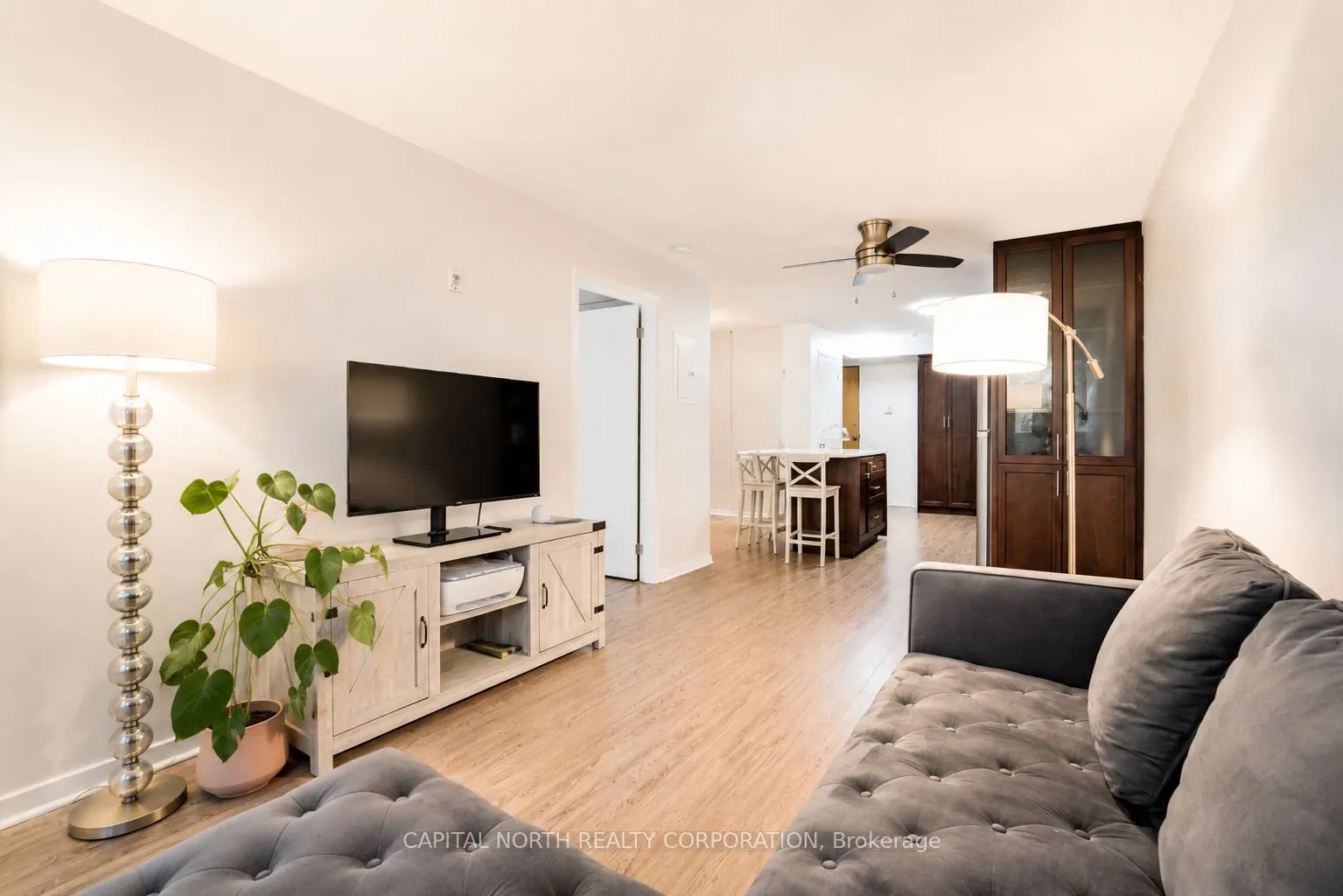 1050 The Queensway #207