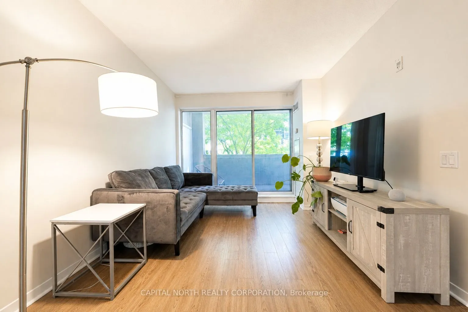 1050 The Queensway #207