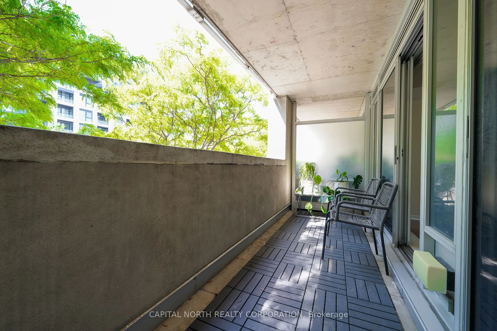 1050 The Queensway #207
