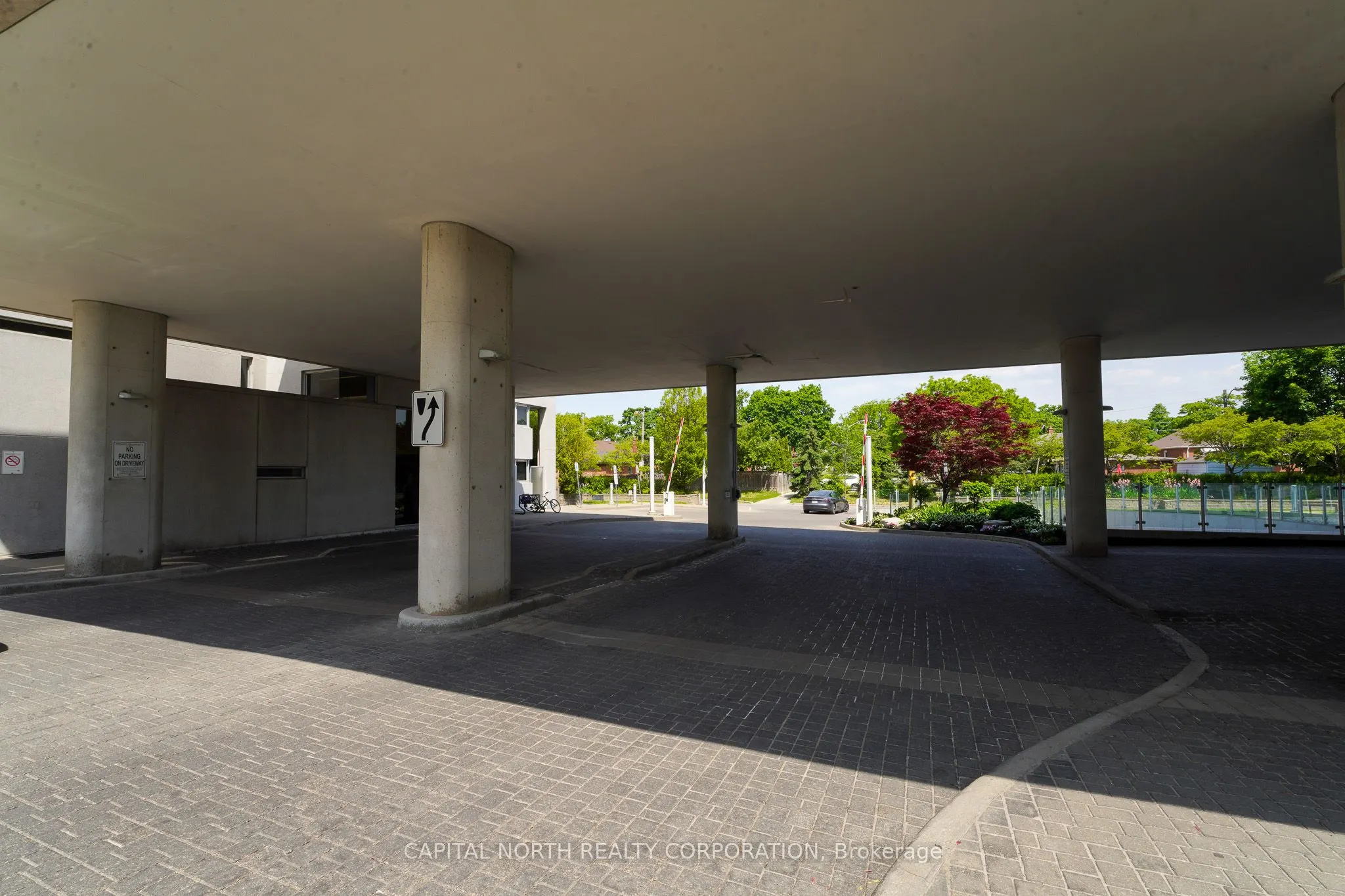 1050 The Queensway #207