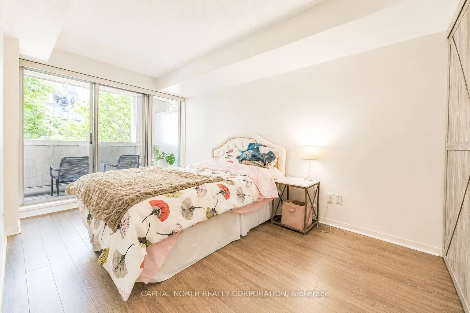 1050 The Queensway #207