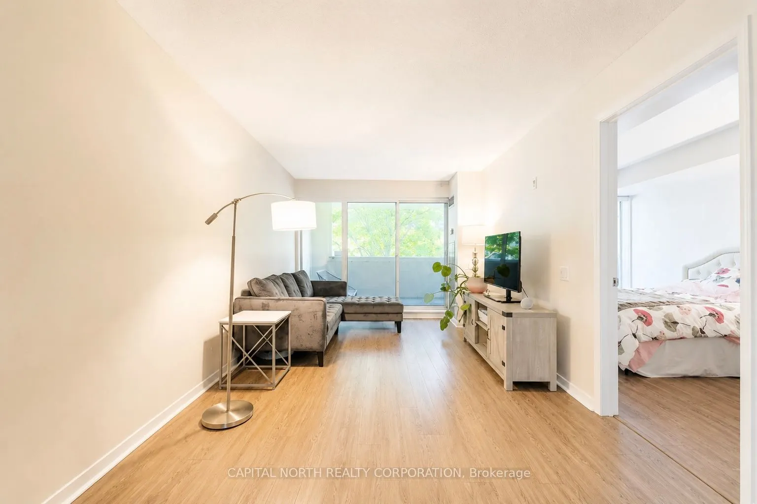 1050 The Queensway #207