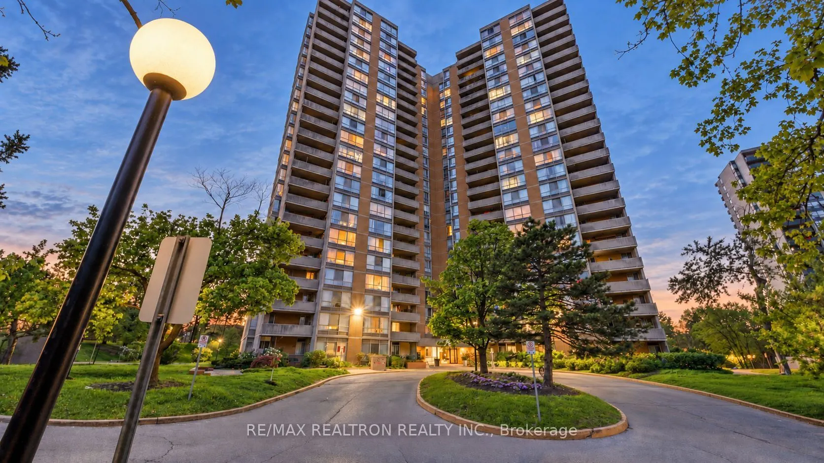 10 Martha Eaton Way #1411