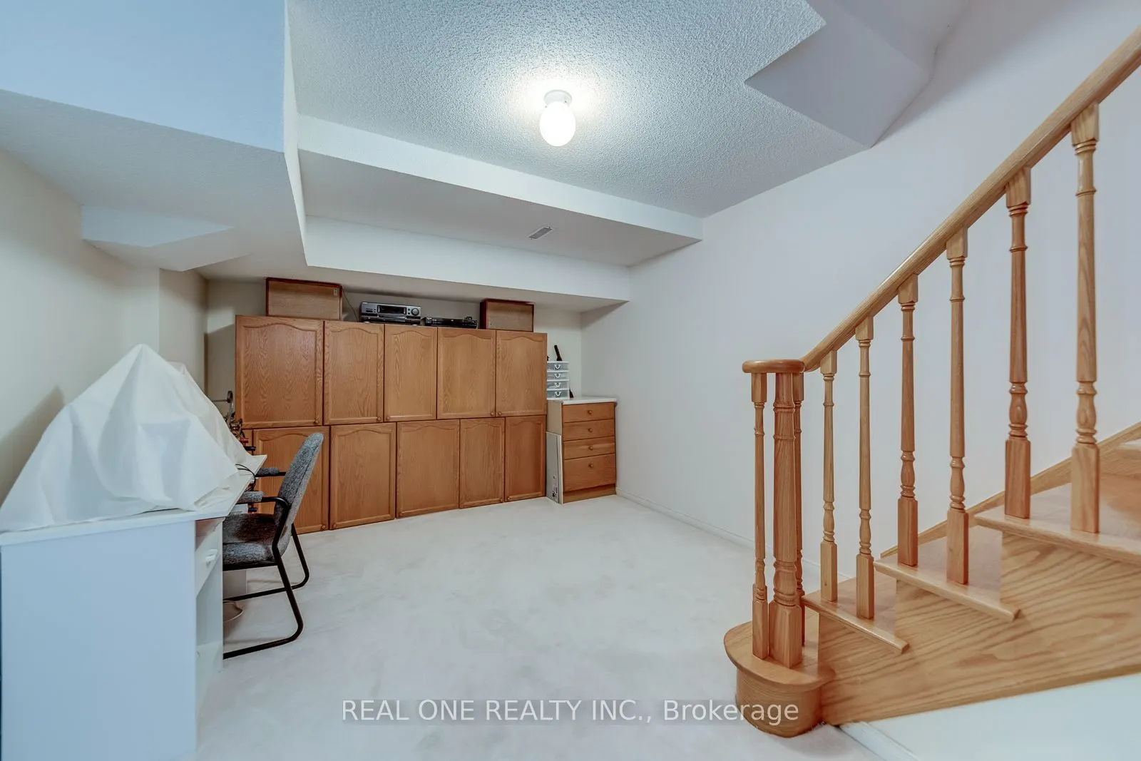 415 March Crescent