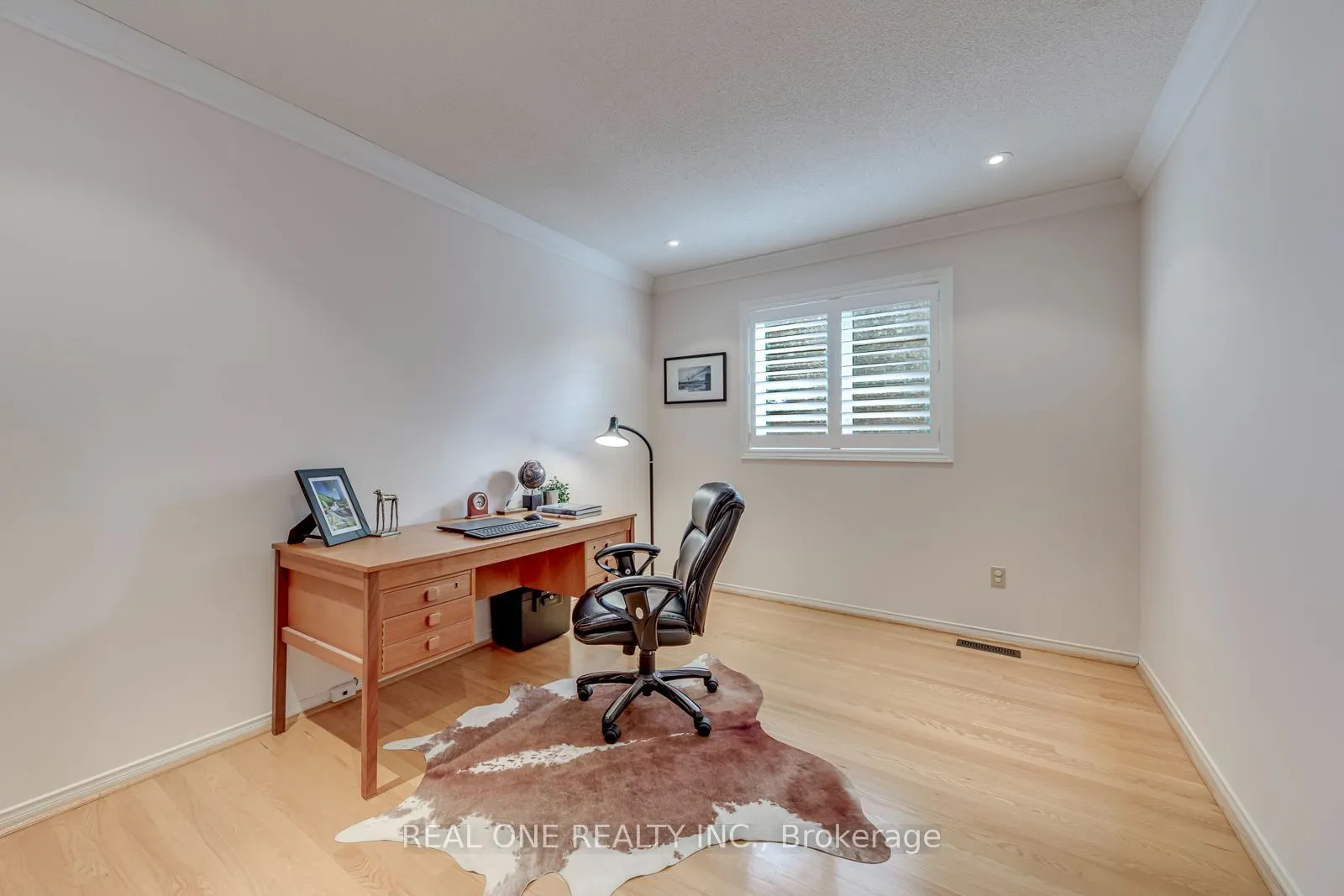 415 March Crescent