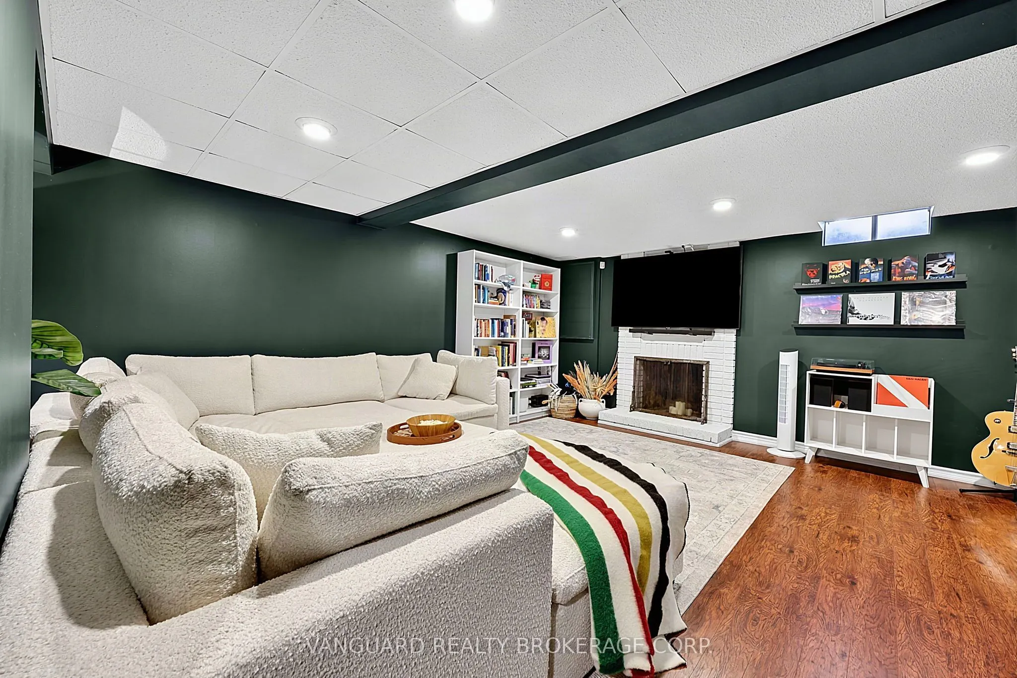 336 Dingle Court