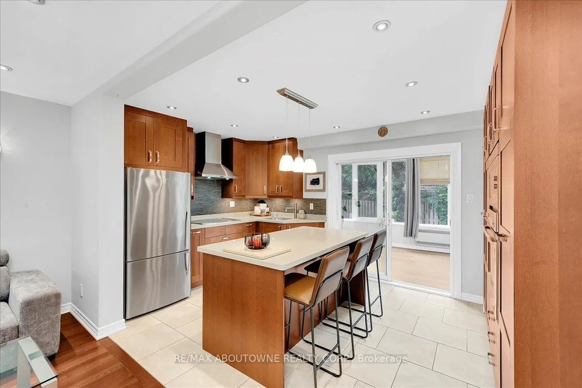 3985 Taffey Crescent