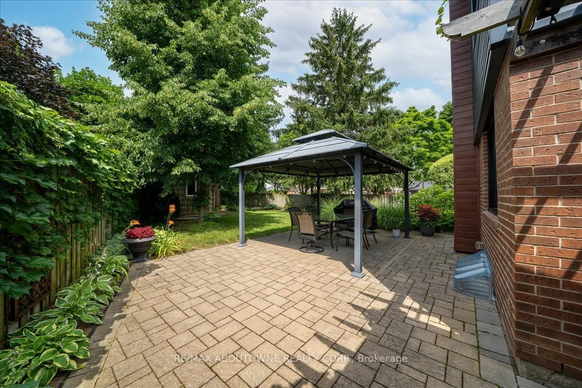 3985 Taffey Crescent