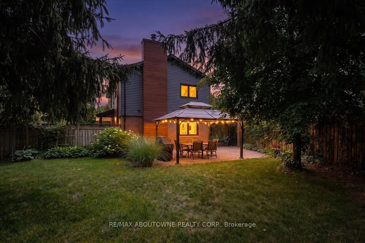 3985 Taffey Crescent