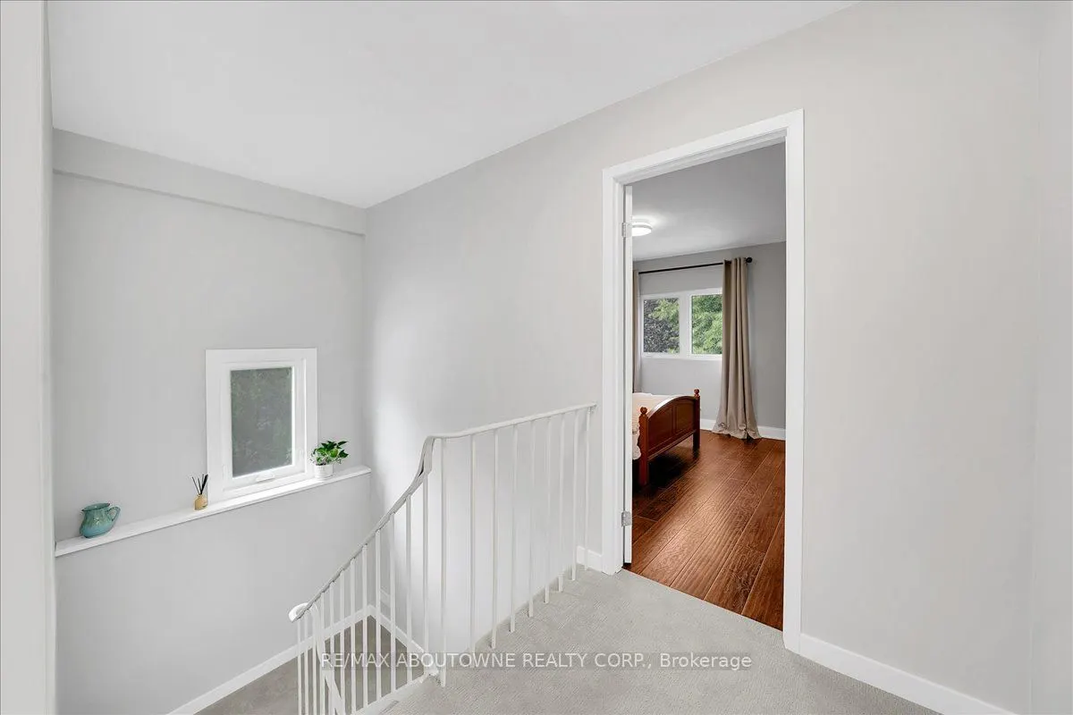 3985 Taffey Crescent