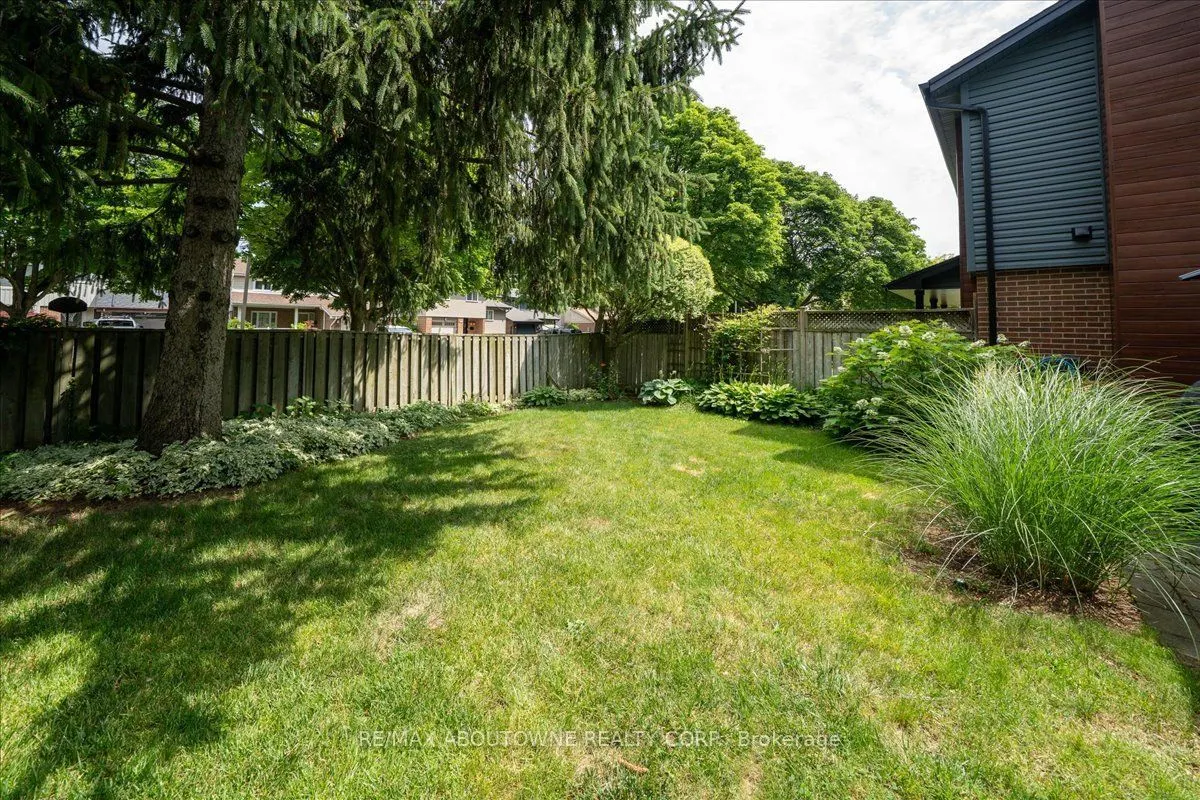 3985 Taffey Crescent