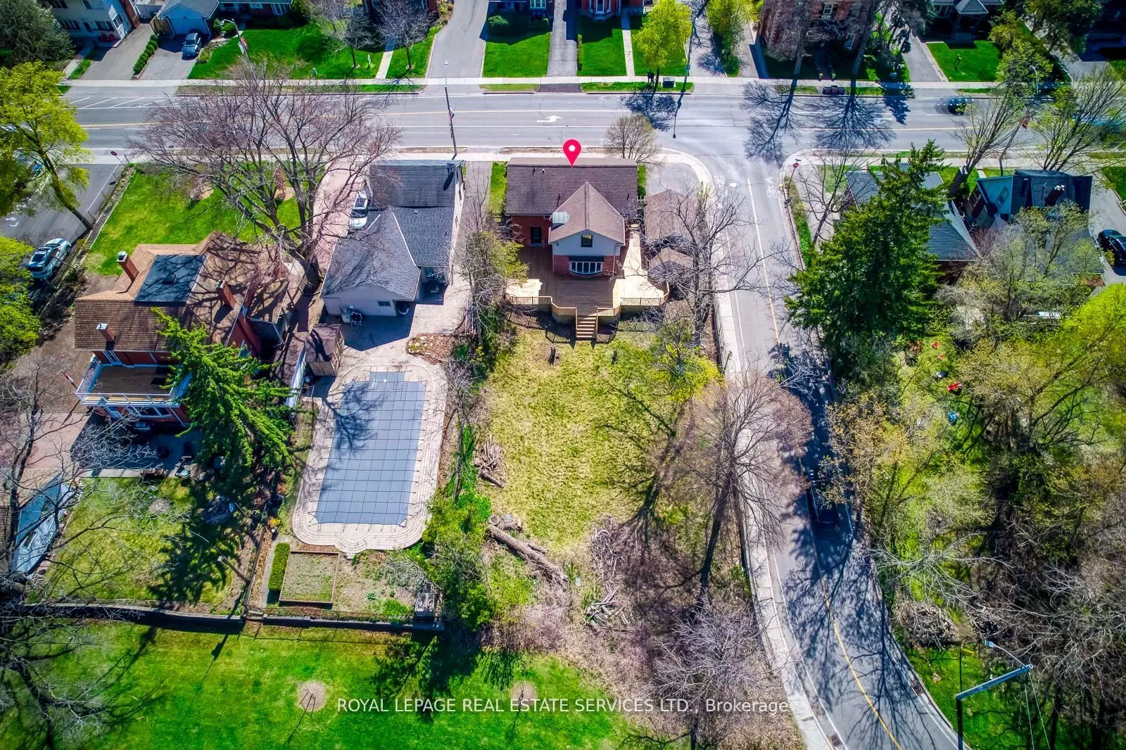 317 Queen Street S