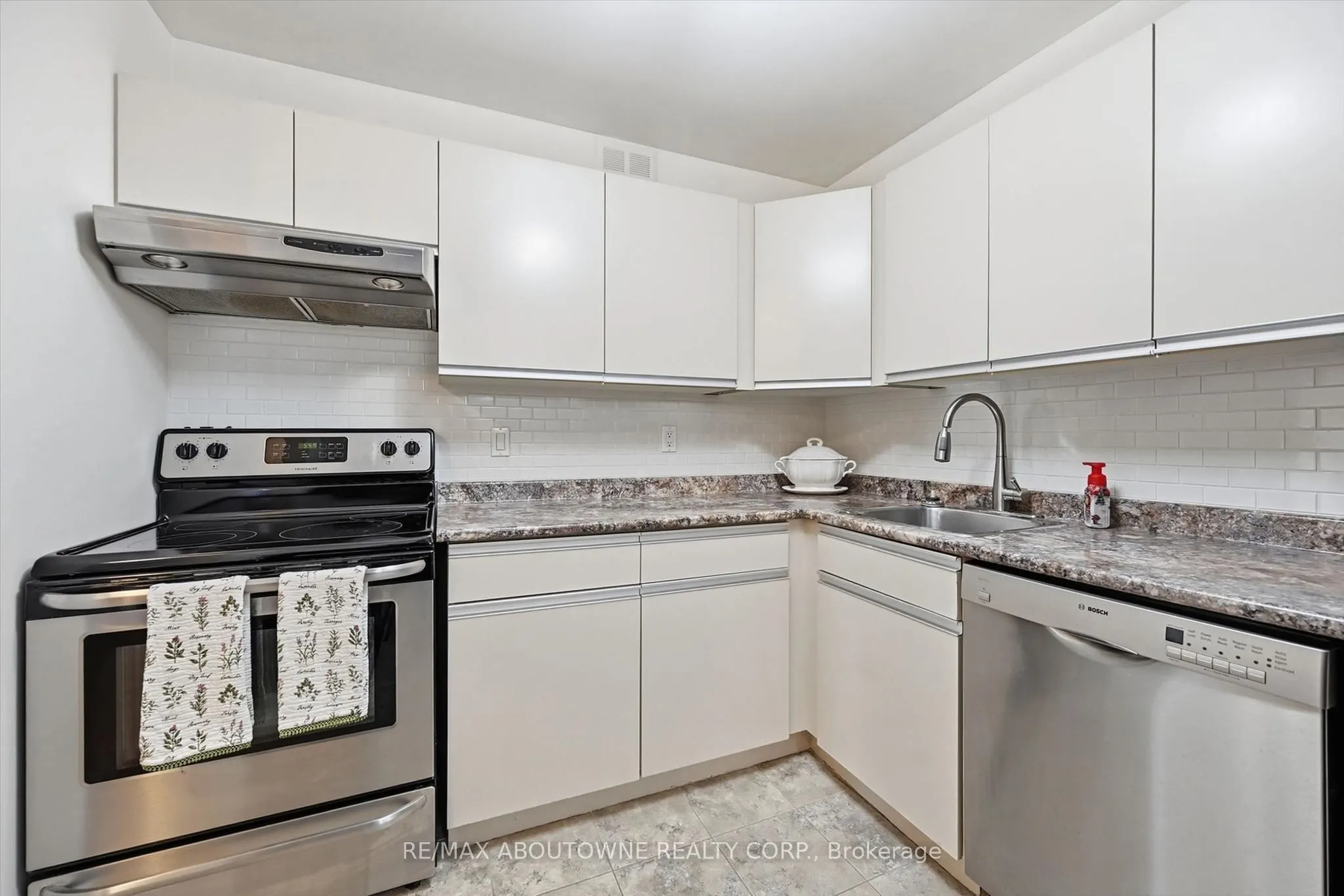 1450 Glen Abbey Gate #1121
