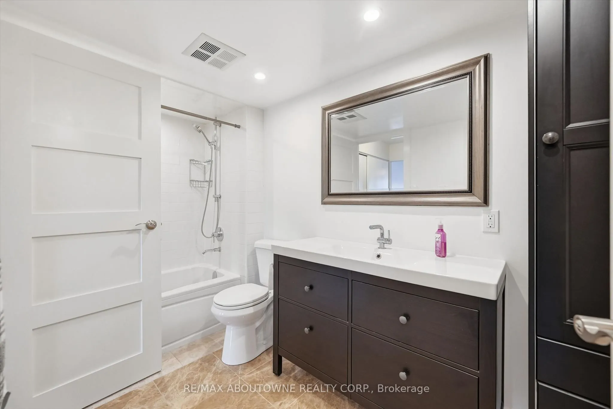 1450 Glen Abbey Gate #1121