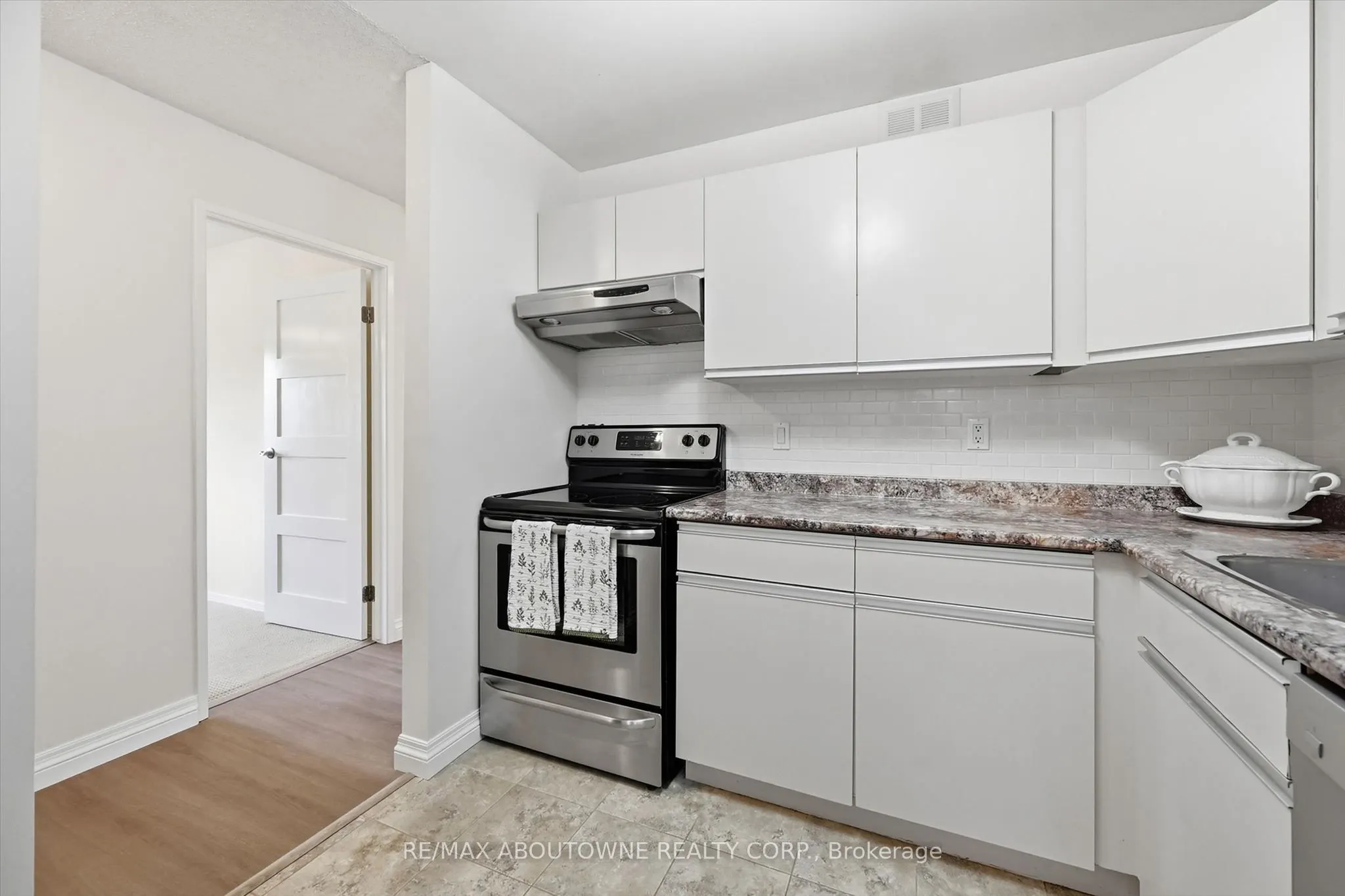 1450 Glen Abbey Gate #1121