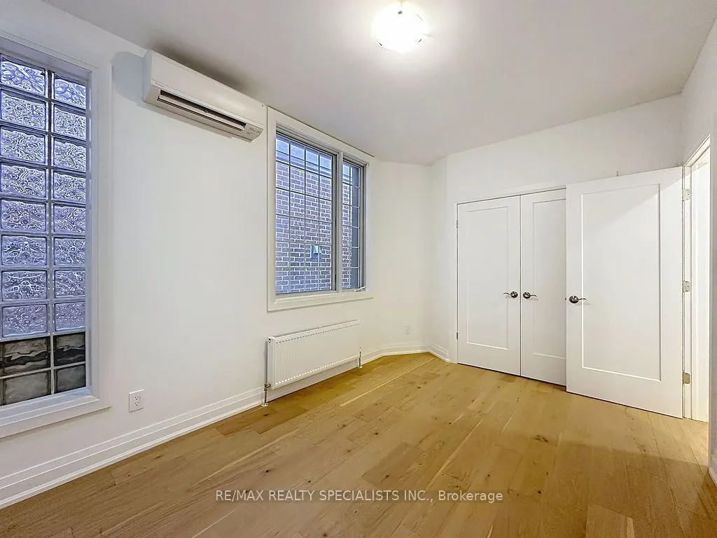 252 Earlscourt Avenue