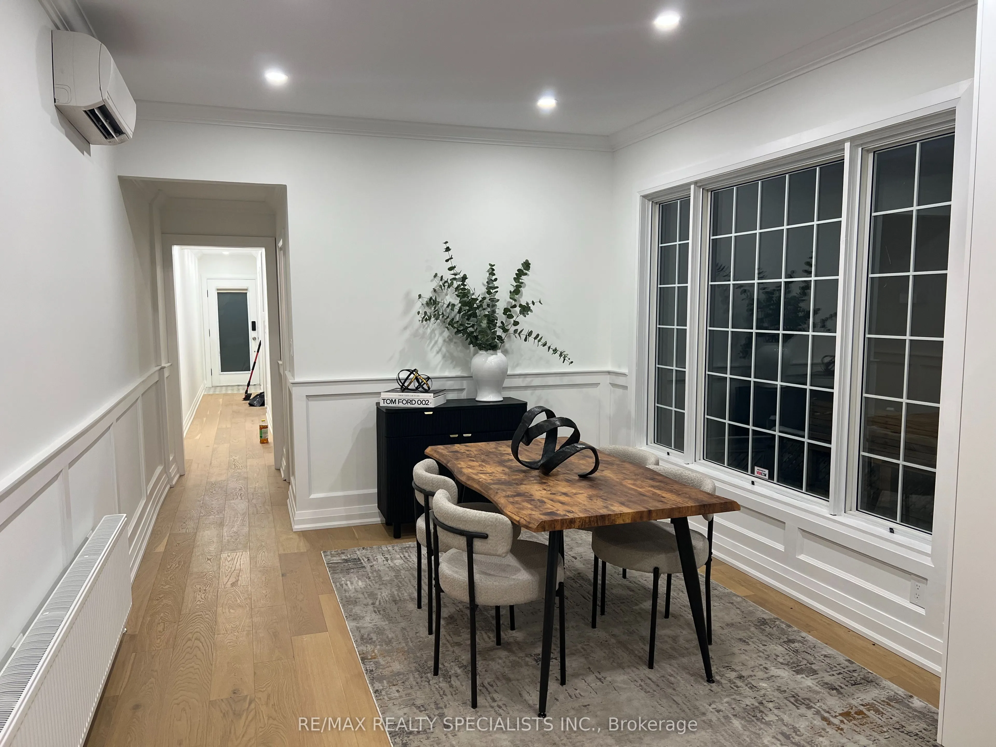 252 Earlscourt Avenue