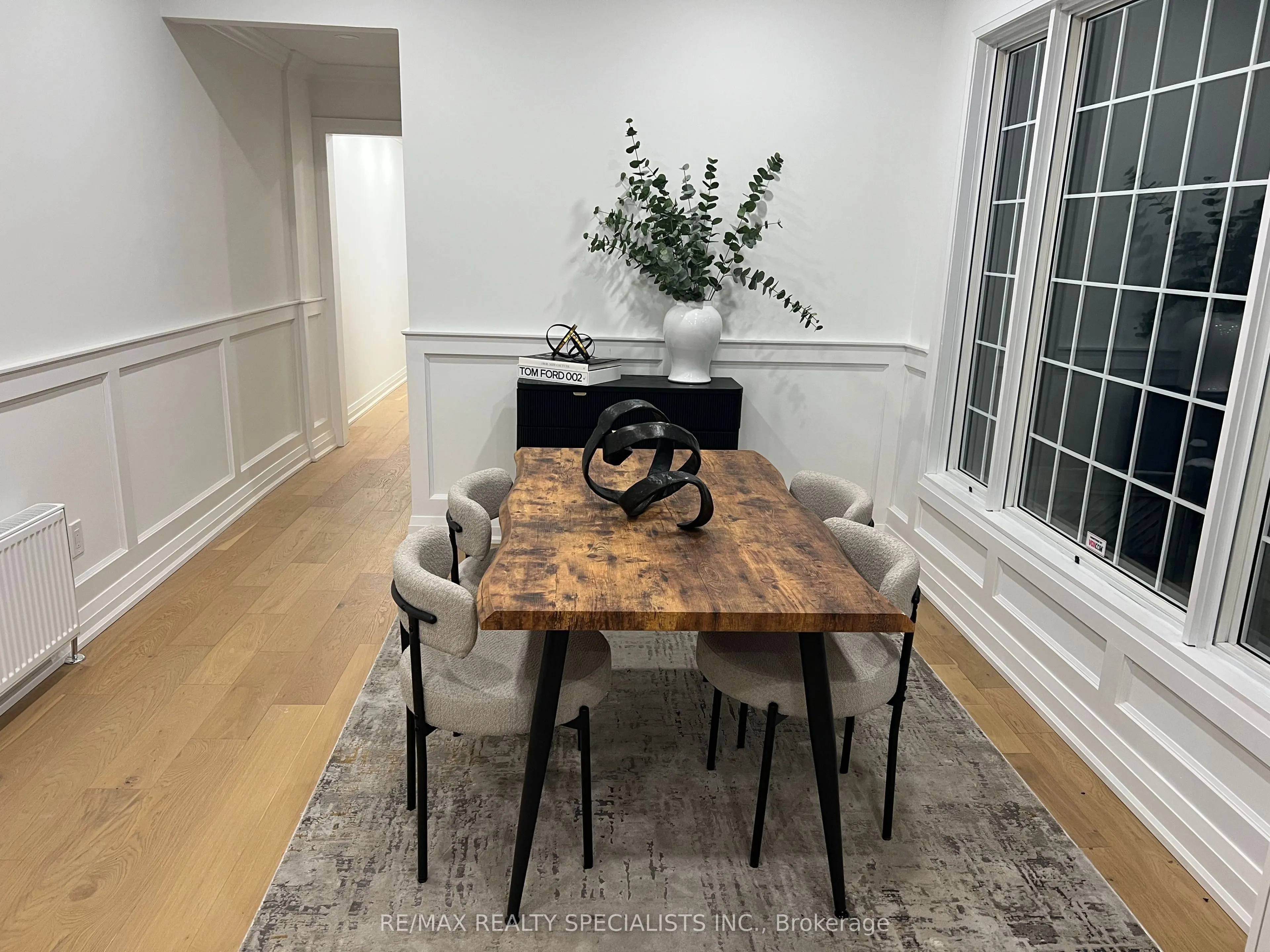 252 Earlscourt Avenue