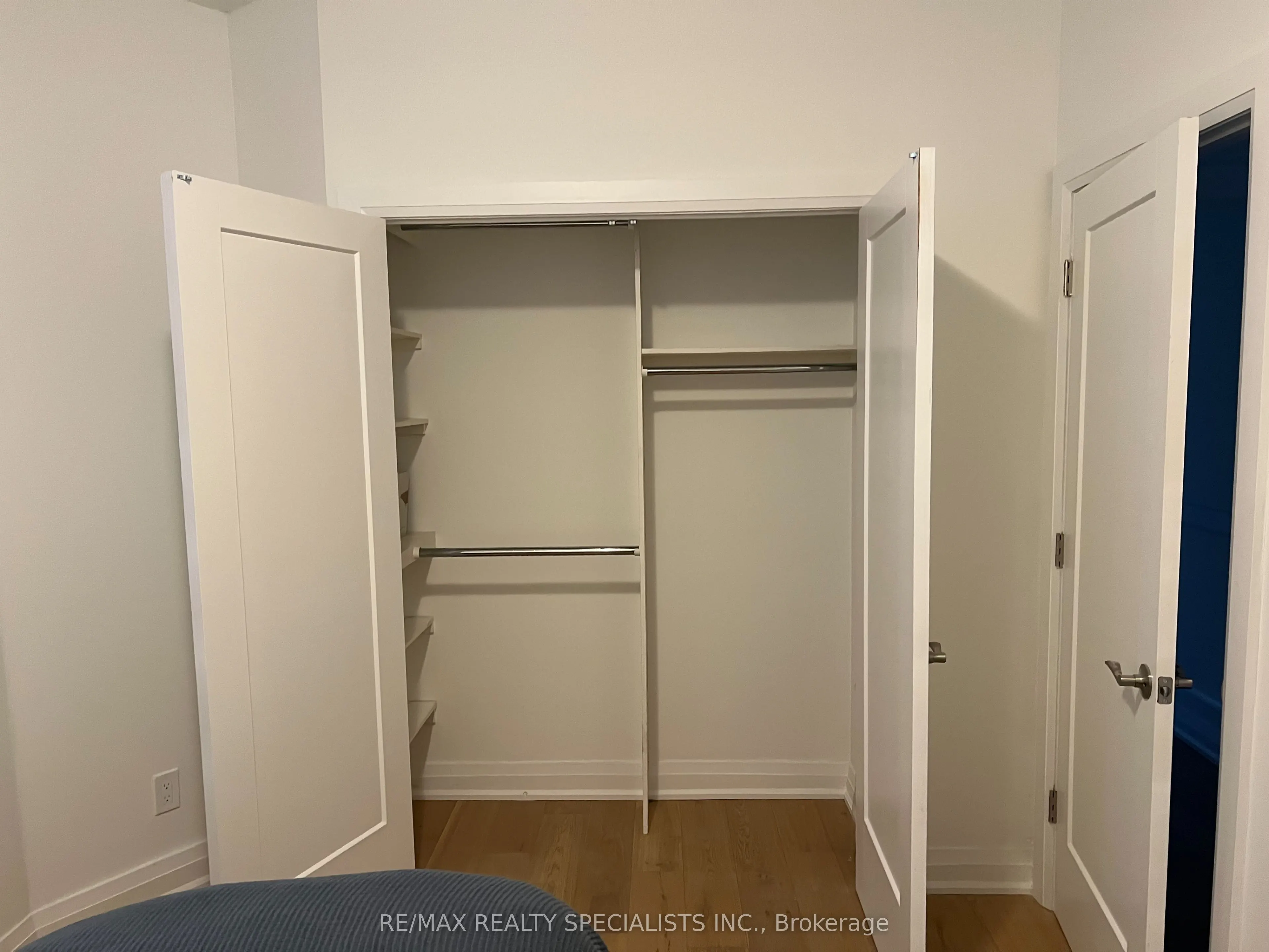 252 Earlscourt Avenue