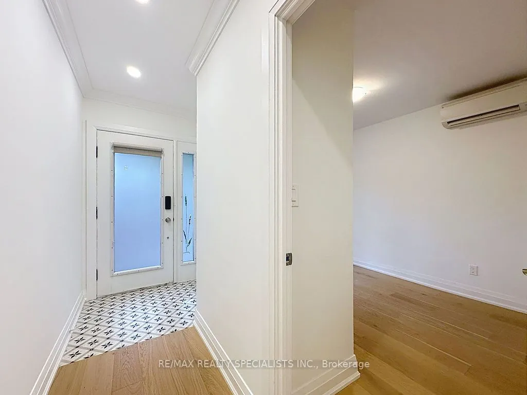 252 Earlscourt Avenue