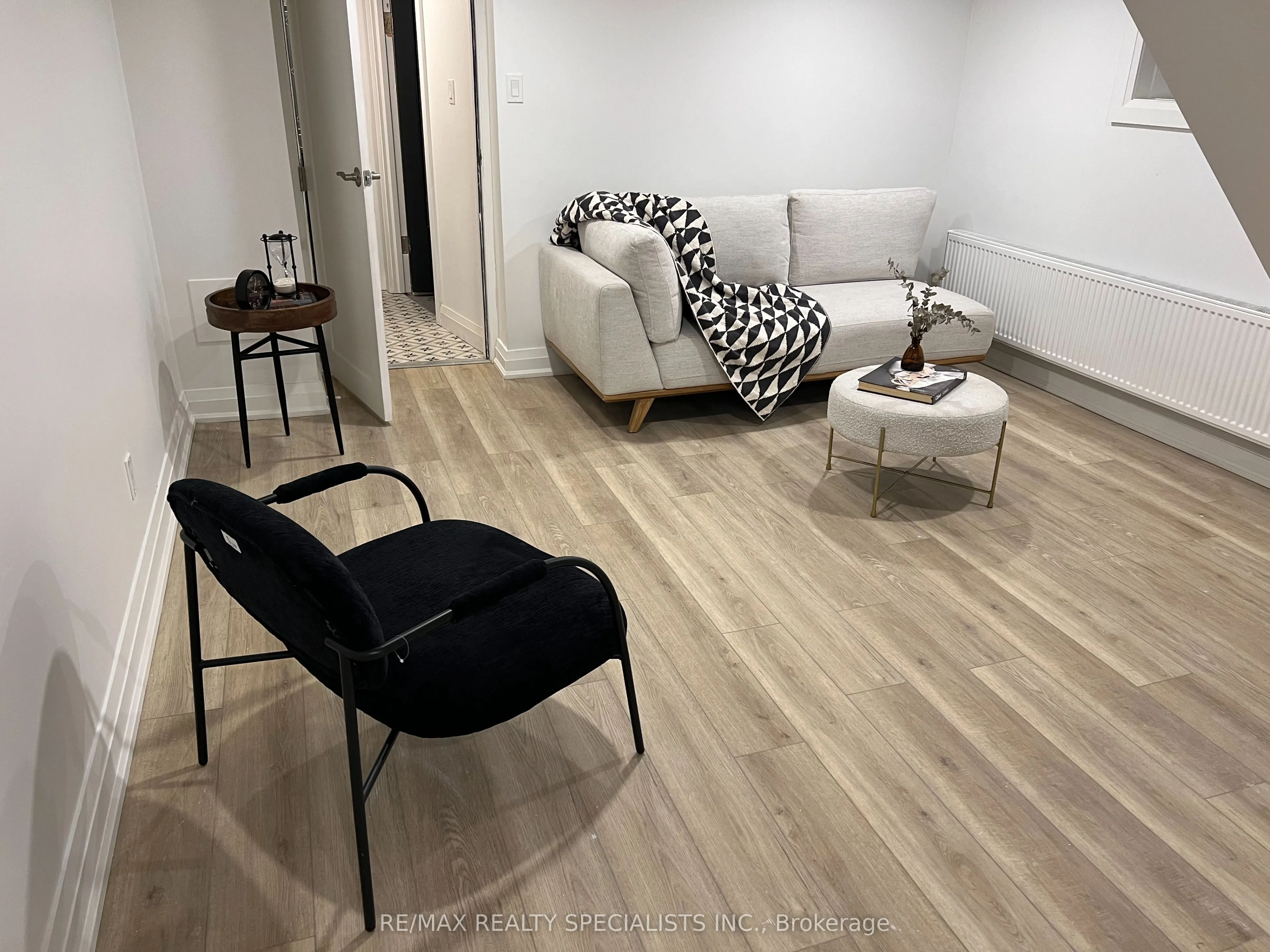 252 Earlscourt Avenue