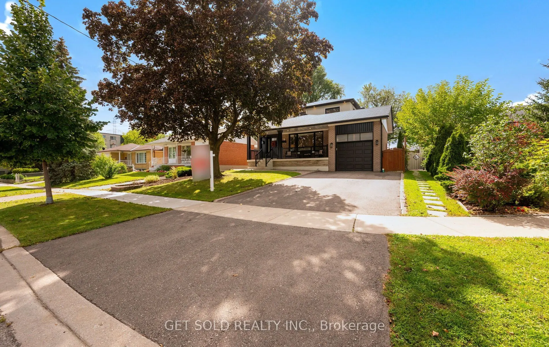 8 Hackmore Avenue