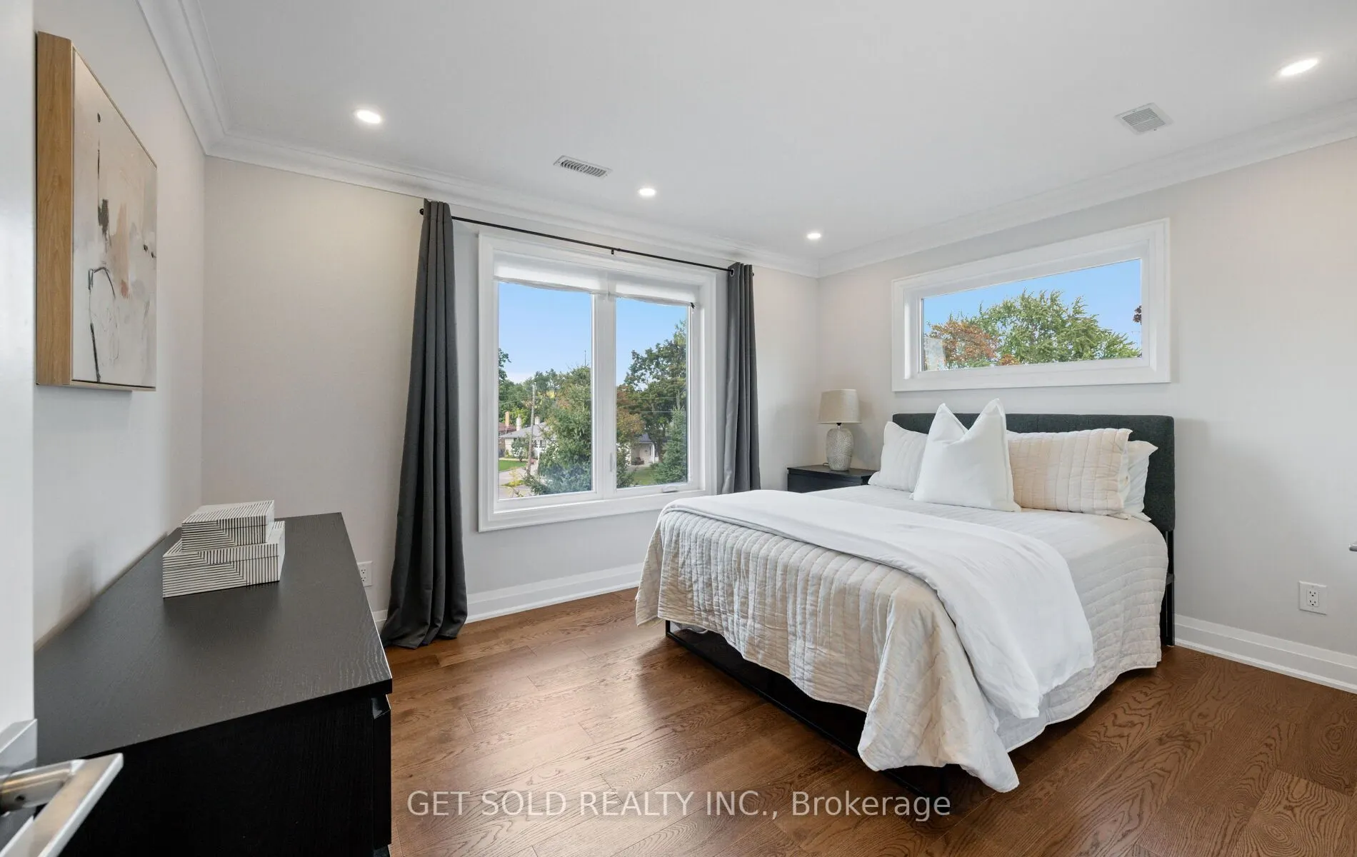 8 Hackmore Avenue