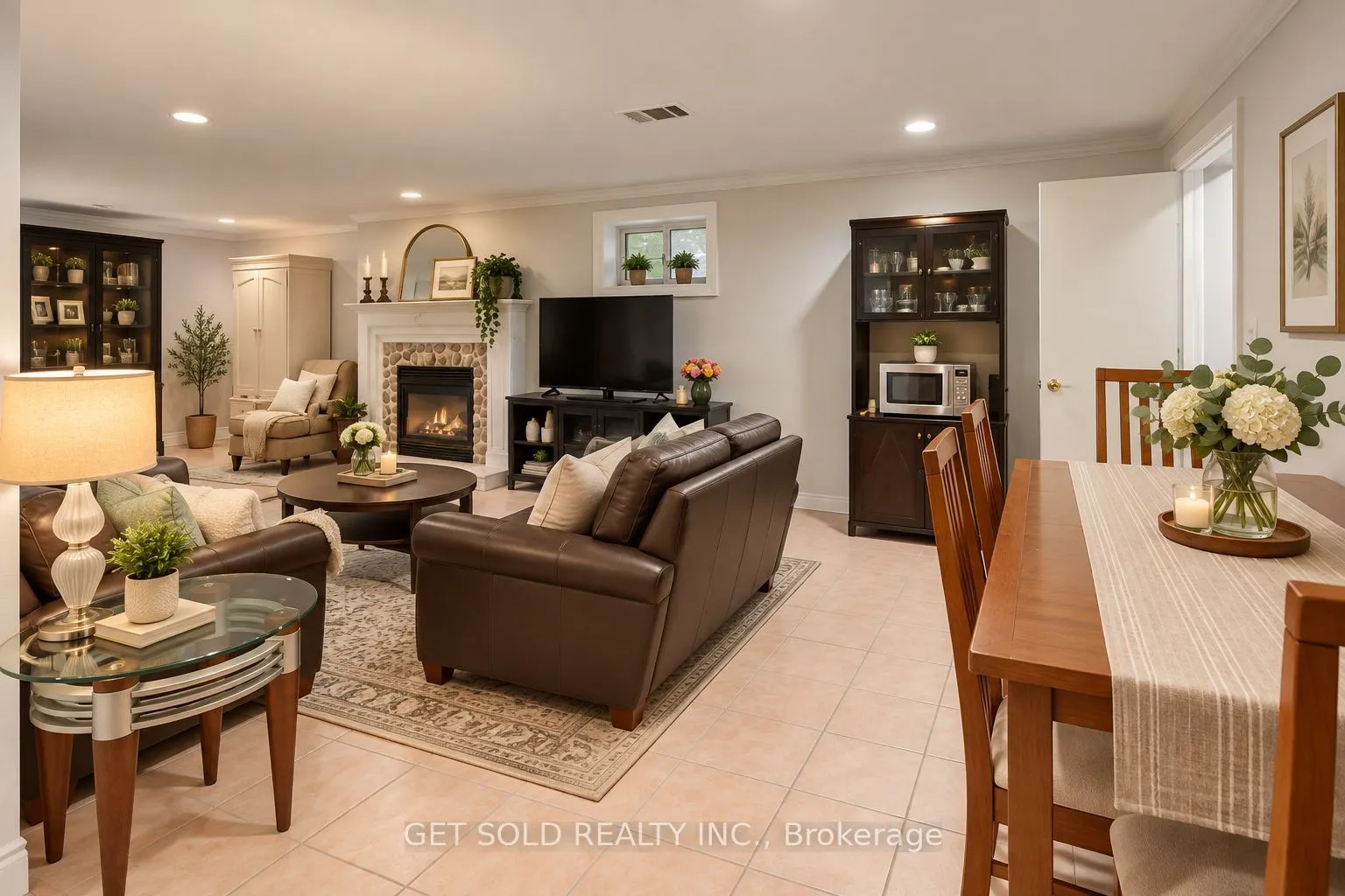 8 Hackmore Avenue